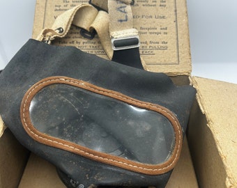 Vintage WW2 Second World War Gas Mask Respirator Boxed Genuine