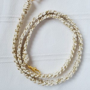 Cordon de téléphone - anse téléphone - bijou de téléphone - macramé écru et doré - Kaki et doré - Bordeau & doré