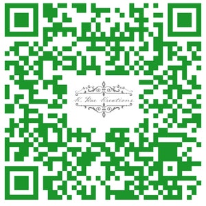 Pu&ograve; includere: Codice QR verde e bianco con il testo "K. Rae Kreations" in un carattere decorativo.