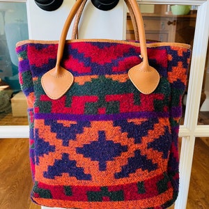 Cartera estilo suroeste de la colección American, fabricada en EE. UU.