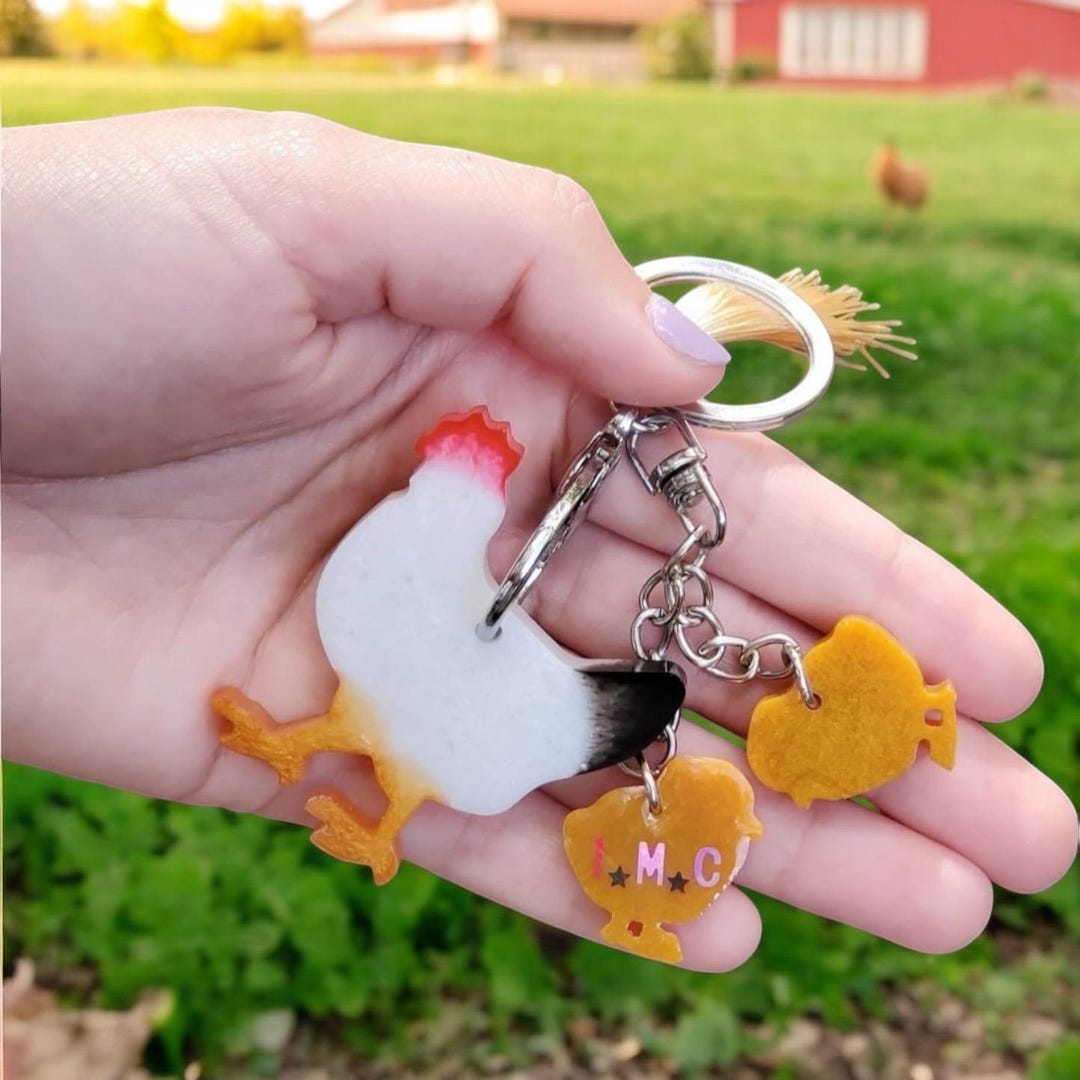 Farmhouse Chicken & Chicks Keychain: Custom Resin Charm - Etsy