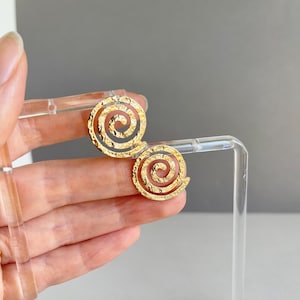 Gold swirl earrings, hammered gold earrings, statement earrings, swirl studs, jewelry gift idea for her, geometric earrings, gold studs