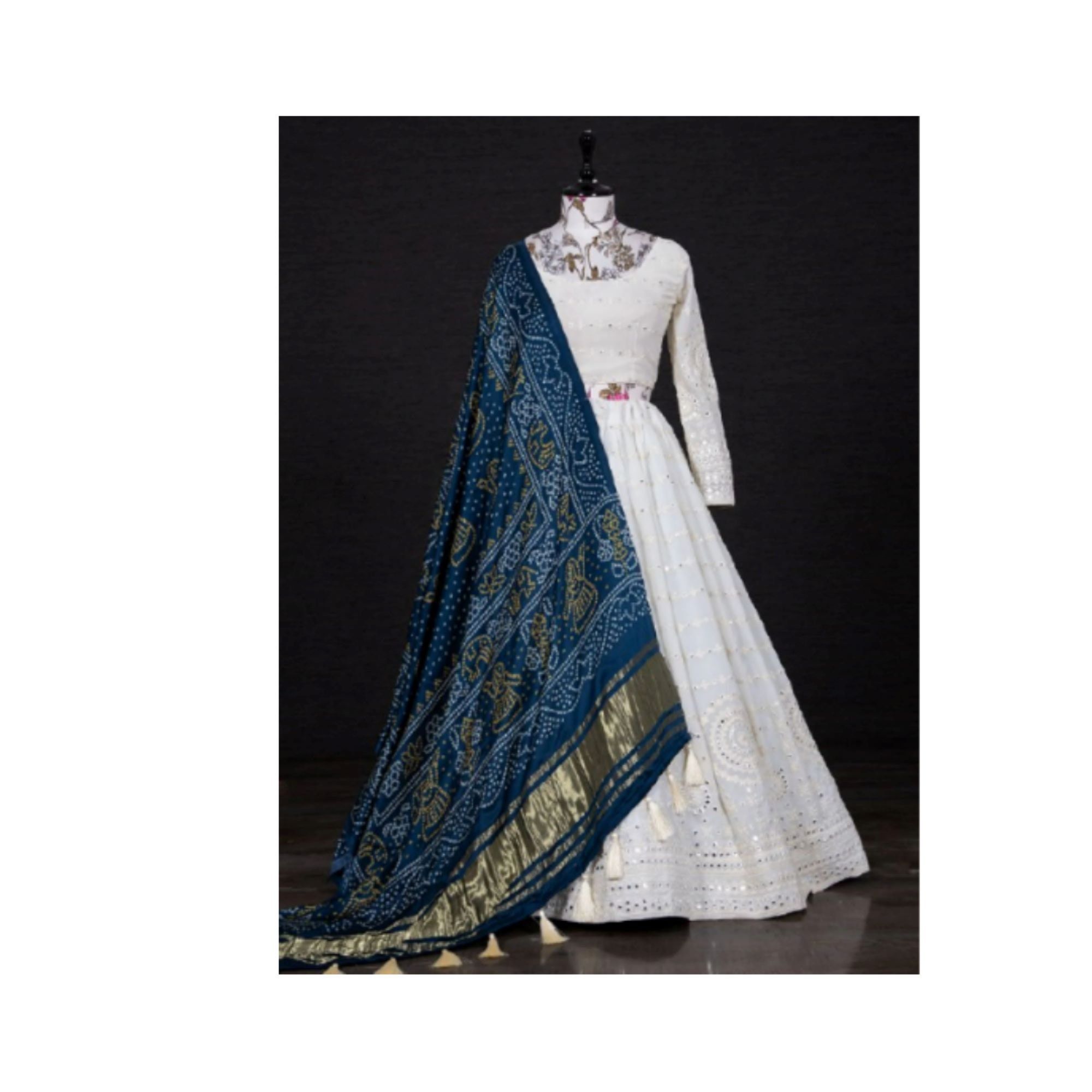 Traditional Indian Clothing - Buy Latest Indian Ethnic Wear Online