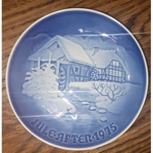 Royal Copenhagen 1975 Jule After Plate by Bing And Grondahl Christmas.