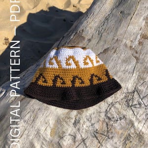 Modello per cappello a secchiello all'uncinetto con motivo a onde – Stile oceano e funky (modello digitale)