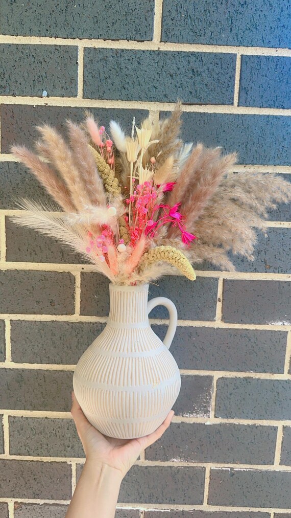 Pampus and bunny tail arranagement