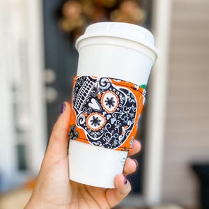 Halloween-Kaffee-Hülle für heißes oder eisgekühltes Getränk, Stoff-Kaffeewärmer, gruselige Jahreszeit Heiß- oder Kaltgetränkehalter, Halloween-Geschenkidee