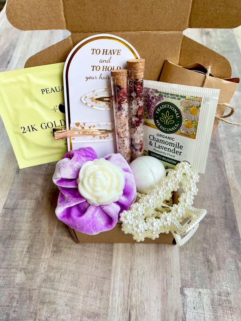 Self Care Gift Box for Mom, Spa Set, Pampering Relaxation Bath Treats 15 item spa box