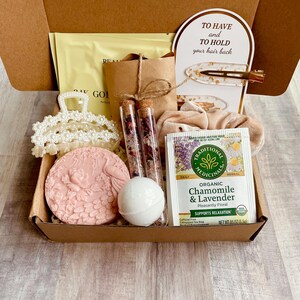 Self Care Gift Box for Mom, Spa Set, Pampering Relaxation Bath Treats 18 item spa Box