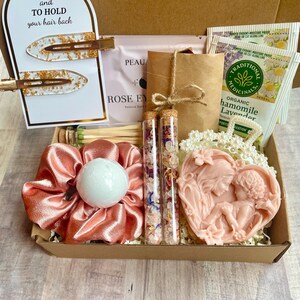 Self Care Gift Box for Mom, Spa Set, Pampering Relaxation Bath Treats Mothers Spa Box