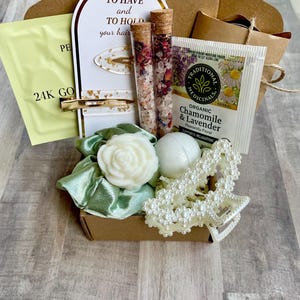 Self Care Gift Box for Mom, Spa Set, Pampering Relaxation Bath Treats 15 item gift box