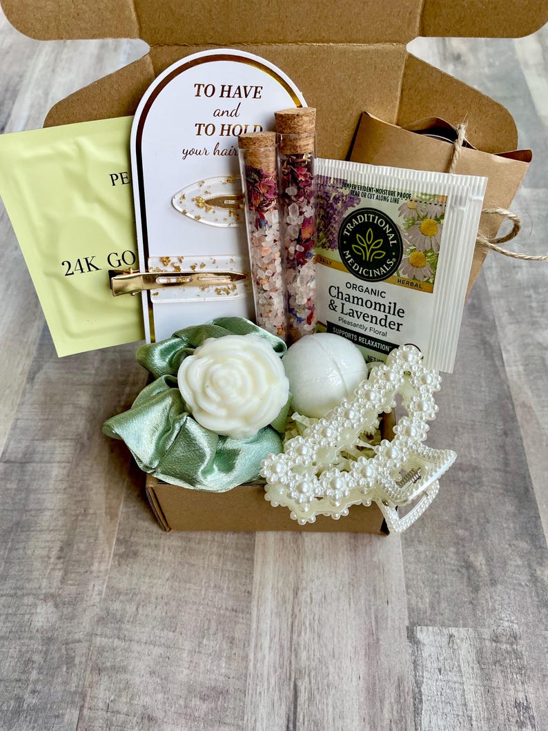 Self Care Gift Box for Mom, Spa Set, Pampering Relaxation Bath Treats 15 item gift box