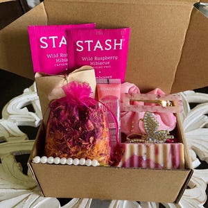 Care package,Spa Gift for her,Gift Basket,Sympathy Gifts,Gift for women,Mother in law Gift,Gifts for coworkers,Client gifts