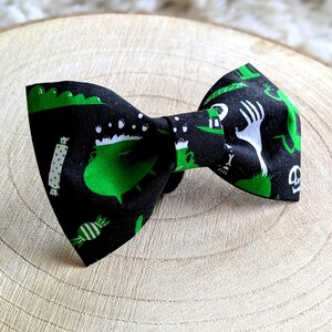 Grüne Halloween Hundefliege