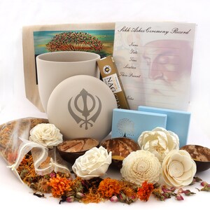 Conjunto de cerimônia de água Sikh de luxo - Urna de água Khanda incluindo - velas flutuantes, flores flutuantes de papel, promessas e certificado
