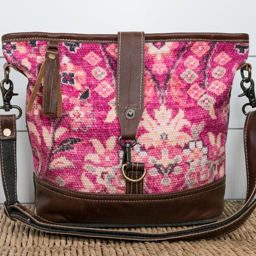 Floral Print Shoulder / Crossbody Bag Upcycled / Repurposed - Etsy