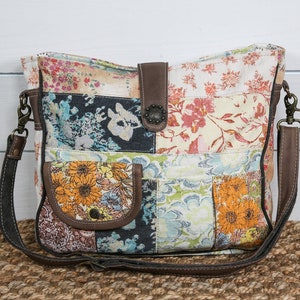 Le Fleur Woman's Shoulder / Crossbody Bag Handbag Multicolor Floral Blossom Purse