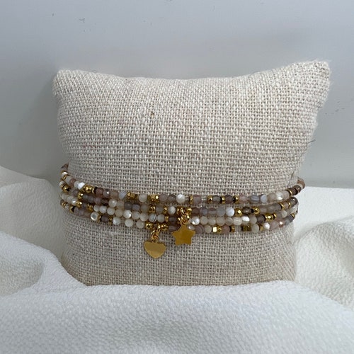 TRIO of AGATA high quality bracelets in 2mm pearls on elastic, gold plated. Unique pieces .