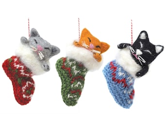 Adorno navideño de gato de fieltro para calcetín navideño – 100% lana, decoración de comercio justo