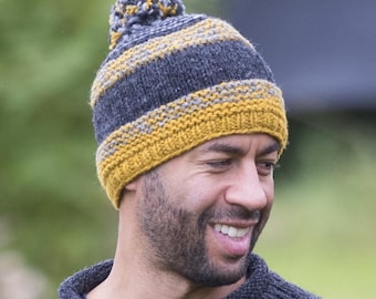 Handgestrickte Wollmütze: Ridgeway Design - Fair-Trade-Fleece gefütterte Mütze Pom Pom Hat
