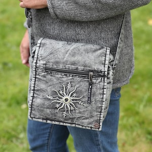 Sac à bandoulière brodé d'étoiles délavées - Sac à bandoulière en coton avec bandoulière réglable et poches zippées, sac de voyage, sac de festival