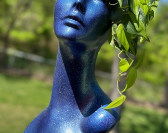 Mannequin Head Planter: Metallic Blue, Spider Plant Included