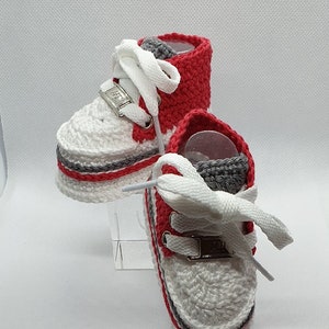 Handgefertigte Baby Booties, das perfekte Geschenk zur Mutterschaft.