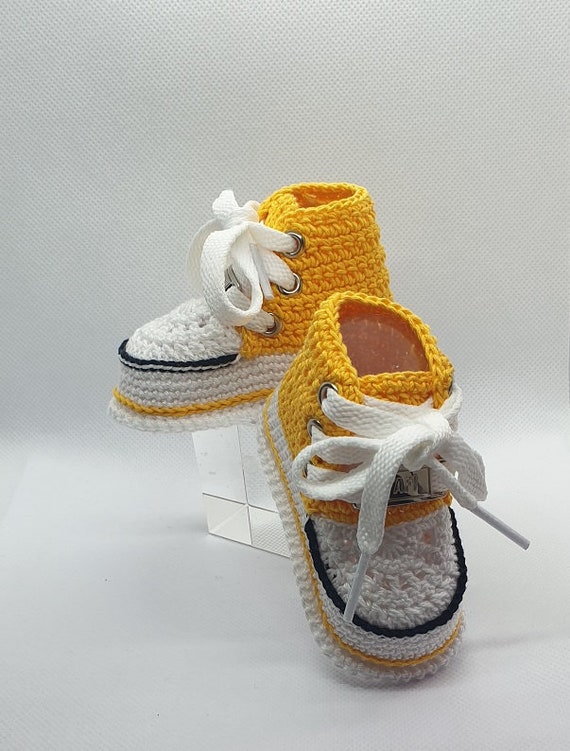 Patucos de bebé hechos a mano, el regalo de maternidad perfecto