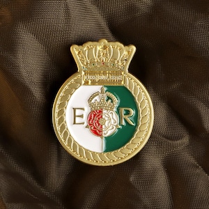 HMS Queen Elizabeth Royal Navy Pin Badge