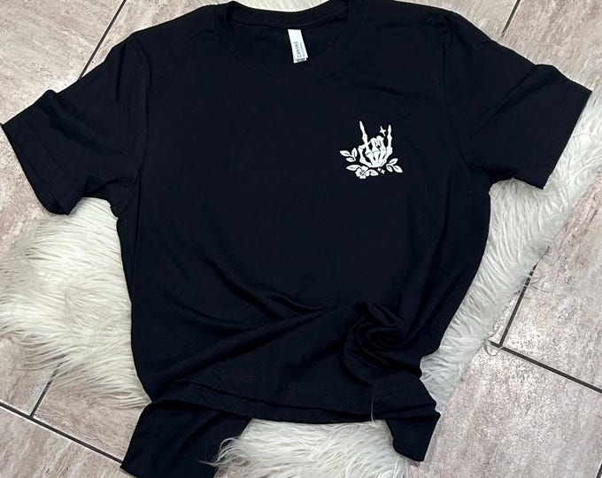Funny Skull Hand T-Shirt: Sarcastic Trendy Graphic Tee
