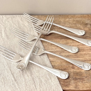 Set aus 6 antiken, versilberten James Dixon Dessert- oder Salatgabeln, Muschelmuster