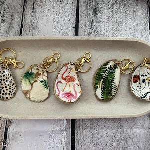 Decoupaged Flat Oyster Shell Keychain, Personalized Gift Idea, Car, Home, Boat, Accessory for Keys, house sitting, dog walking