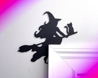 Witch Flying on a Broomstick Door Topper, Halloween Decor, Halloween Door Corner Sign, Witch Halloween Decor, Witch on a broom decor