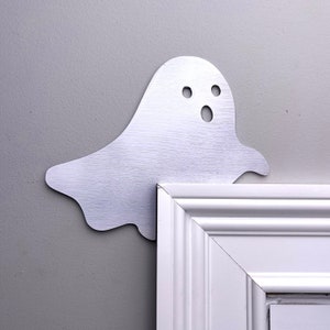 Halloween Ghost Door Topper, Halloween Spooky Ghost Door Corner Decor, Fall Autumn Decoration Door Sitter,