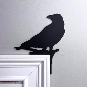 Head Turning Black Crow Door Topper, Raven Crow Decor, Halloween Spooky Decoration, Black Crow Door Corner Decor, Bird Door Sitter