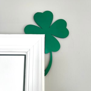 St Patrick's Day Door Corner, St Pattys Day Door Corner Decor, Irish Good Luck Charm Door Sitter, Shamrock 4 Leaf Clover Decoration
