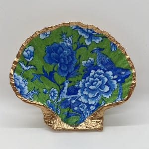Chinoiserie Scallop Shell Ring Dish: Coastal Jewelry Tray, Nautical Gift