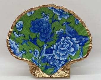 Chinoiserie Scallop Shell Ring Dish: Coastal Jewelry Tray, Nautical Gift