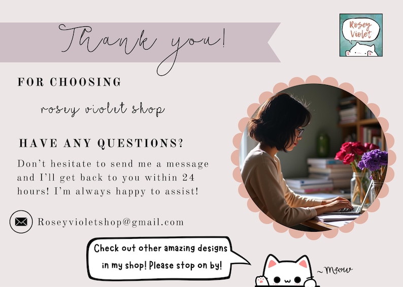 Puede incluir: Imagen promocional para la tienda Rosy Violet, con el texto "&iexcl;Gracias!" y "POR ELEGIR rosey violet shop". Una persona trabaja en un port&aacute;til, rodeada de libros y flores. La imagen tambi&eacute;n incluye la direcci&oacute;n de correo electr&oacute;nico de la tienda y una llamada a la acci&oacute;n.