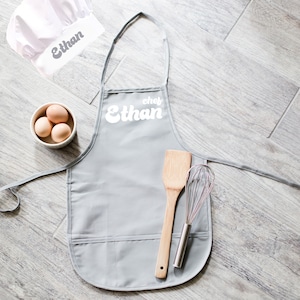 Gray Personalized Kid&#39;s Child&#39;s Chef Baker Script Apron and Hat Set