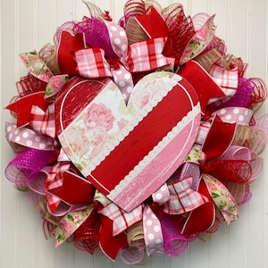 Valentine’s Day wreath, Mesh wreath for Valentine’s Day, Valentine’s Day decor, valentine wreath, valentine day door wreath, mesh wreath