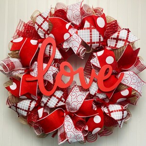 Valentine’s Day wreath, valentine wreath, wreath for Valentine’s Day, heart wreath, Valentine’s Day wreath for front door, Valentine’s decor