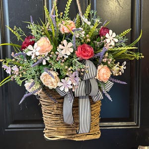 Spring/summer door basket wreath, basket wreath, front door wreath, home decor, wall basket, door wreath, farmhouse basket