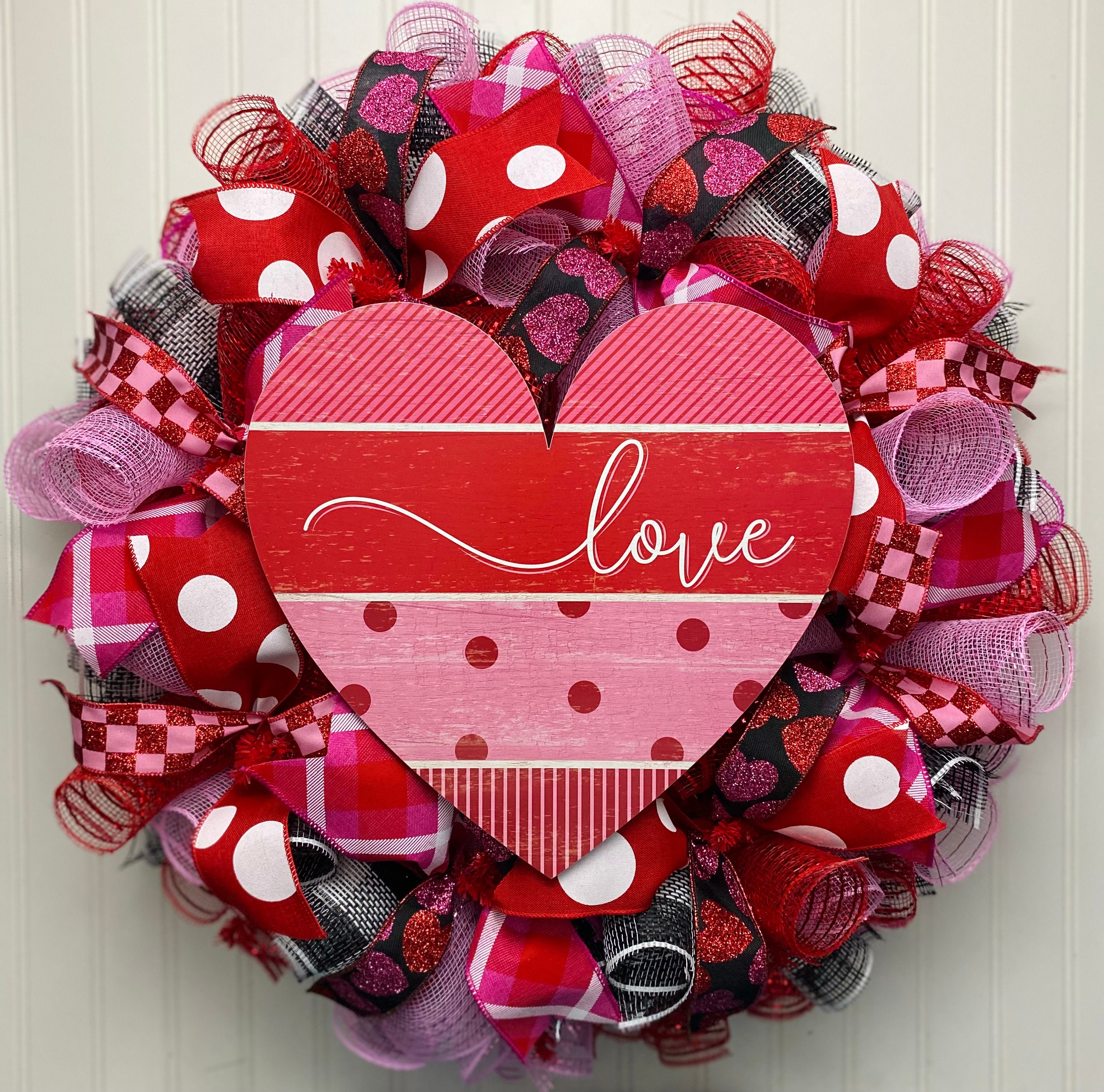 Valentine wreath, valentine wreaths, Valentine’s Day wreath, valentine wreaths, Valentine’s Day wreath for front door, heart wreath, door