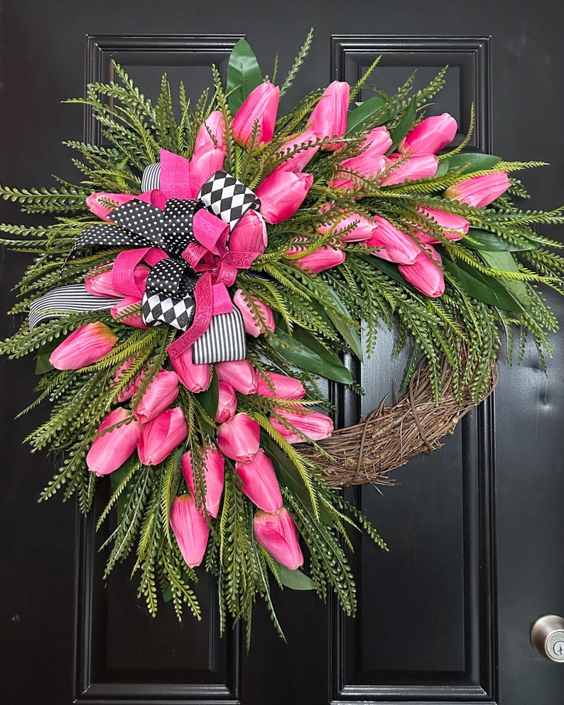 Pink Tulip Wreath, Black and White Bow, Spring Door Decor - Etsy