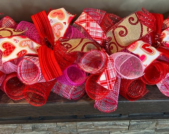 Valentine's Day Garland: Mantel Table Centerpiece Decoration