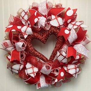Valentine wreath, valentine wreaths, Valentine’s Day wreath for front door, heart wreath, burlap Valentine’s Day wreath