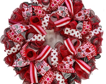 Valentines day wreath for front door, wreath for Valentine’s Day, pink wreath, valentines decorations, valentine wreaths, valentines wreath