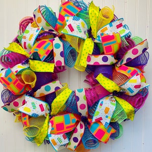 Summer front door wreath - rainbow wreath - colorful summer wreath - summer decor - summer door hanger - mesh summer wreath - everyday
