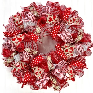 Valentine’s Day wreath, valentine wreath, wreath for Valentine’s Day, heart wreath, Valentine’s Day wreath for front door, Valentine’s decor